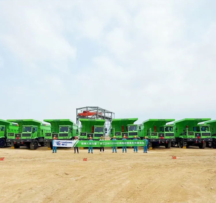 Truk Badan Lebar Listrik LiuGong Masuk ke Tambang Nol Karbon Conch Cement