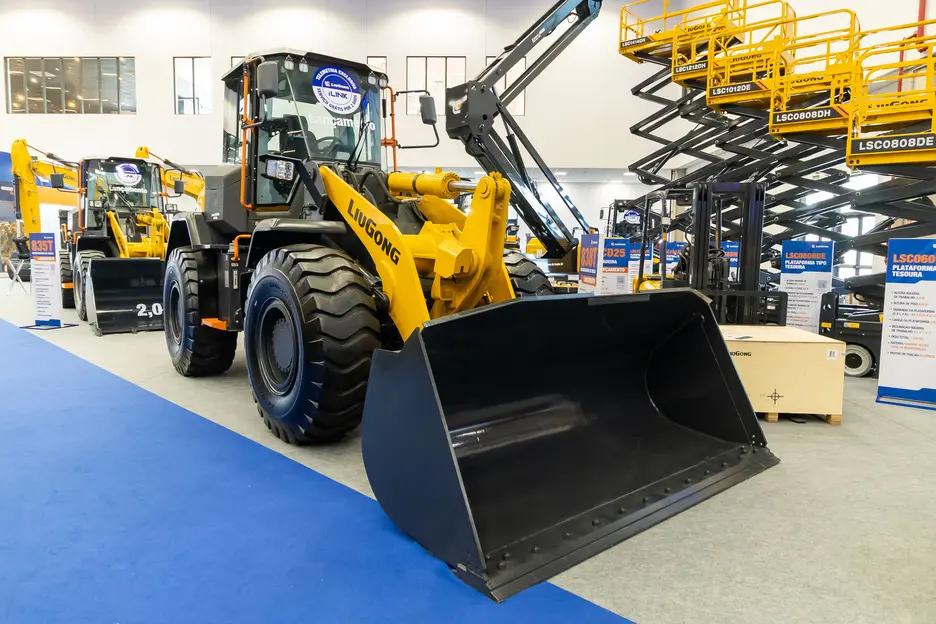 838T