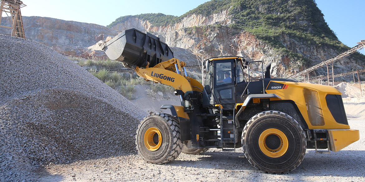 890H